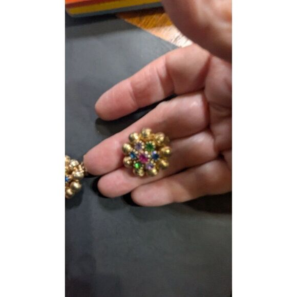 Weiss Gold Tone Clip-On Earrings With Multicolor Rhinestones Retro Flower Design - Picture 3 of 8